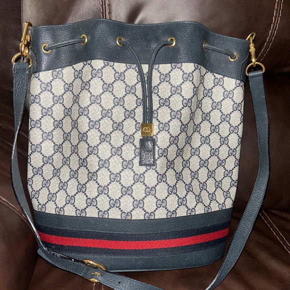 Authentic Vintage Gucci Bucket Bag - Picture 4 of 4